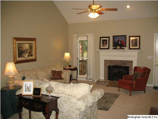 401 Lane Park Trail Alabaster, AL 35114 - Photo 3 of 20