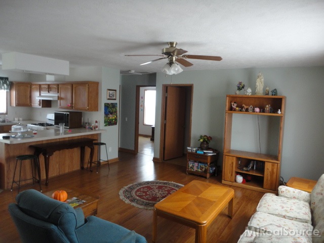 6651 Short Cut Road Marine City, MI 48039 - Photo 8 of 23 31179958-7.JPG