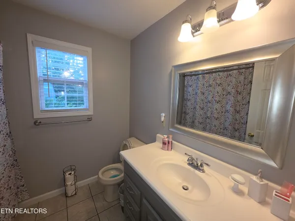 $399,900 | 110 Falcon Crest Drive, Harrogate, TN 37752