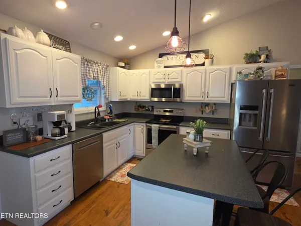 $399,900 | 110 Falcon Crest Drive, Harrogate, TN 37752