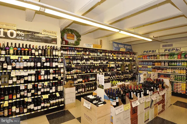 $1,950 | 10500 Rockville Pike, Unit 914, Rockville, MD 20852