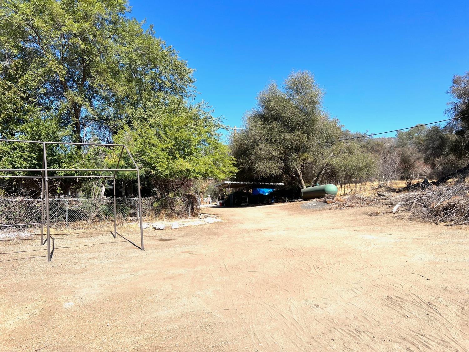 40402 Dunlap Road Dunlap, CA 93621 - Photo 17 of 21 Gallery Image 17