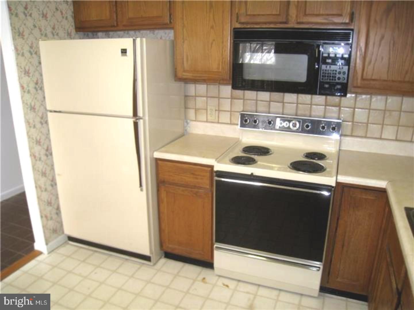 166 Valley Stream Circle Wayne, PA 19087 - Photo 4 of 10 Kitchen