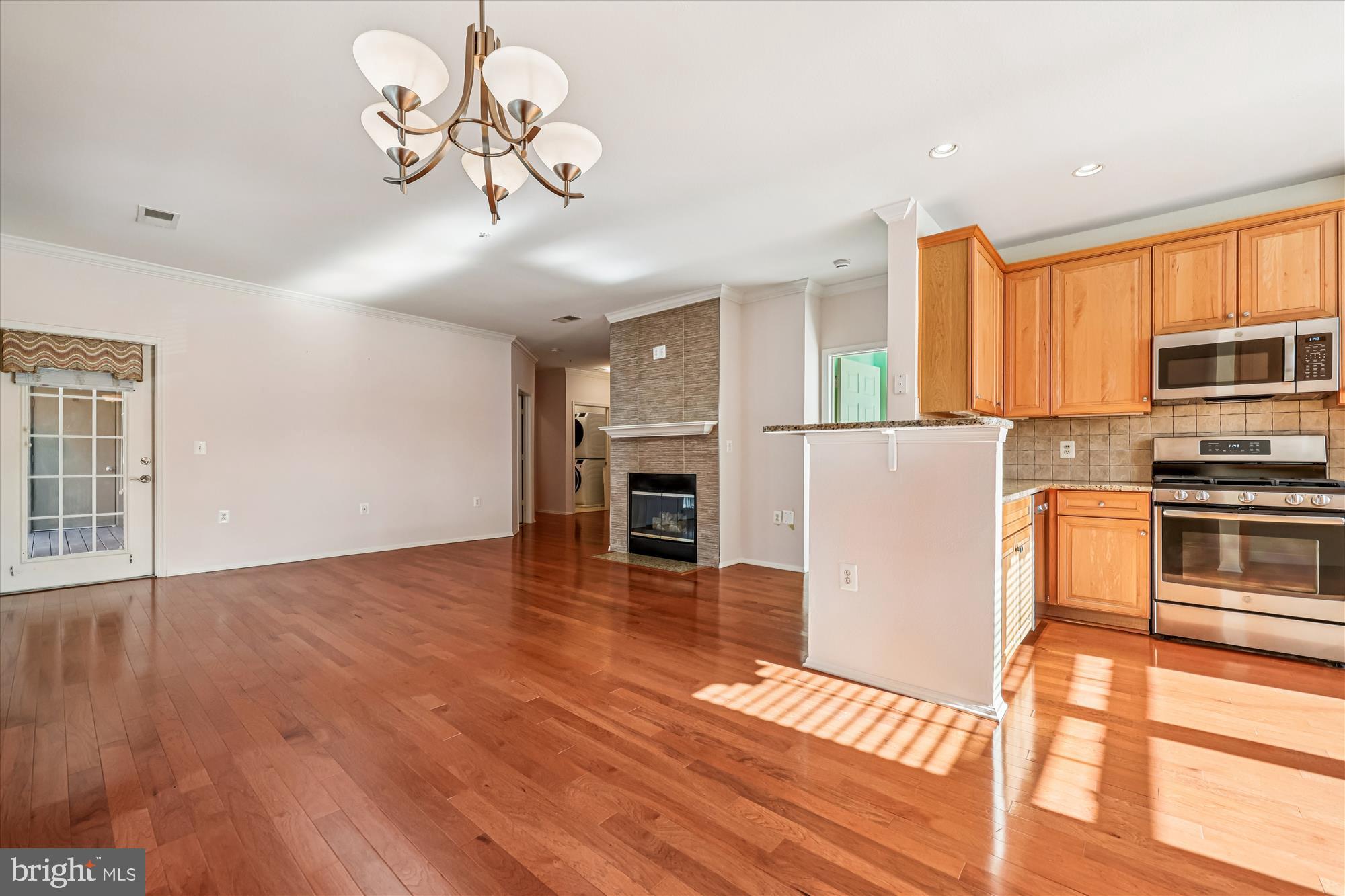 11800 Old Georgetown Road, Unit 1422 North Bethesda, MD 20852 - Photo 13 of 38 Dining & Living Room