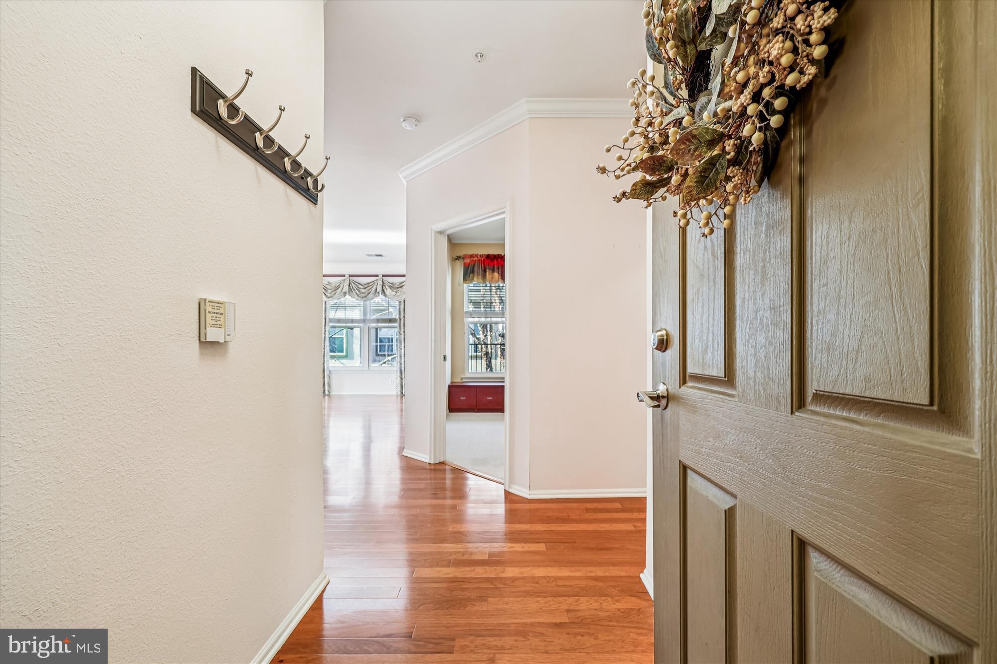 11800 Old Georgetown Road, Unit 1422 North Bethesda, MD 20852 - Photo 2 of 38 Foyer