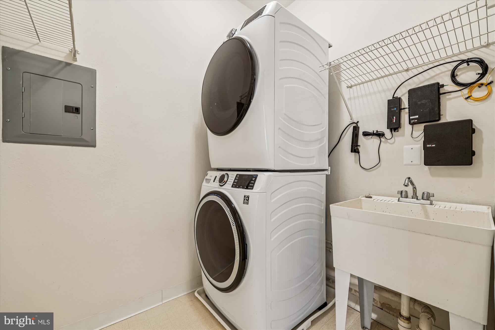 11800 Old Georgetown Road, Unit 1422 North Bethesda, MD 20852 - Photo 28 of 38 Laundry Room