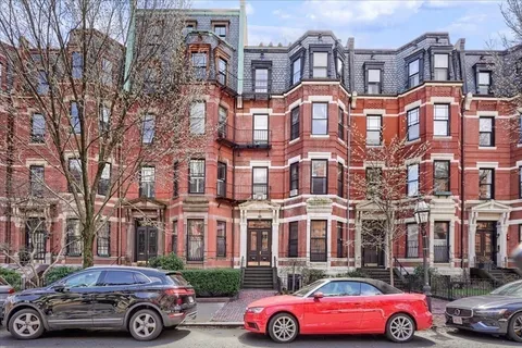 $659,000 | 240 Marlborough Street, Unit 3R, Boston, MA 02116