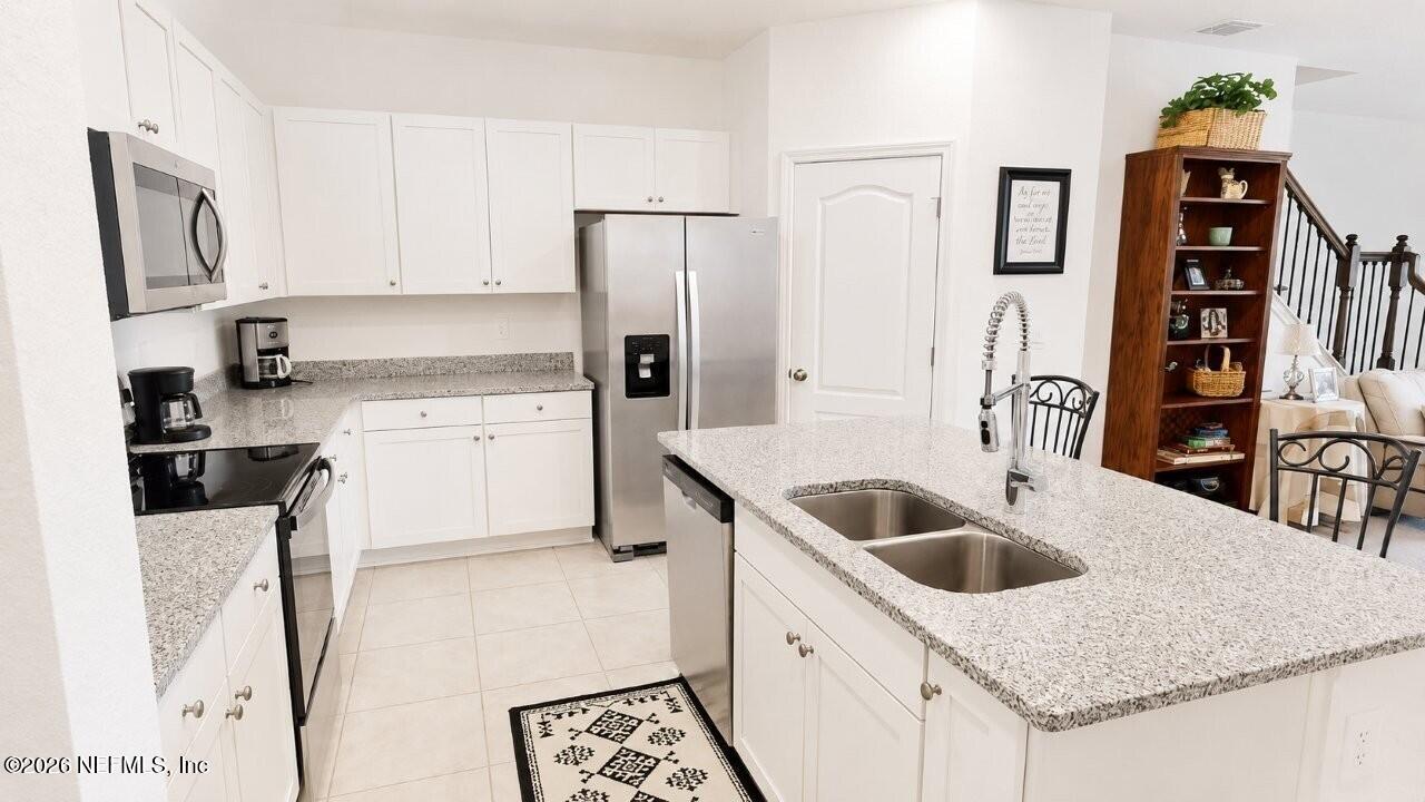 92 Seaport Breeze Road St. Augustine, FL 32095 - Photo 6 of 45 Kitchen