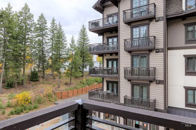 $689,000 | 760 Village Drive, Unit 307, Donnelly, ID 83615