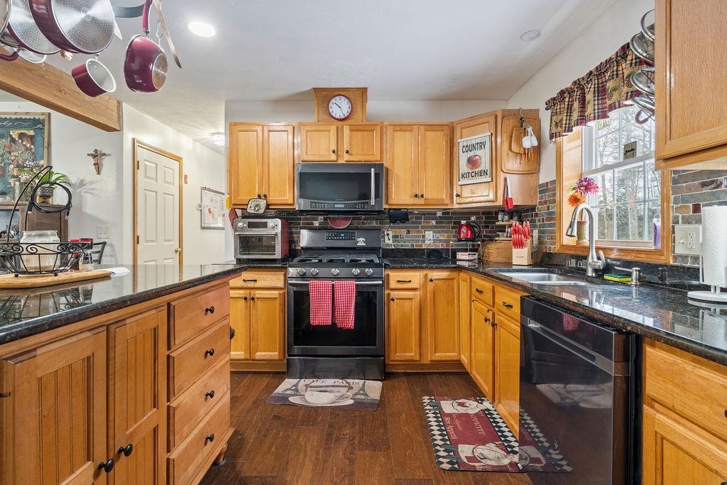 1027 Suncook Valley Road Barnstead, NH 03225 - Photo 4 of 38