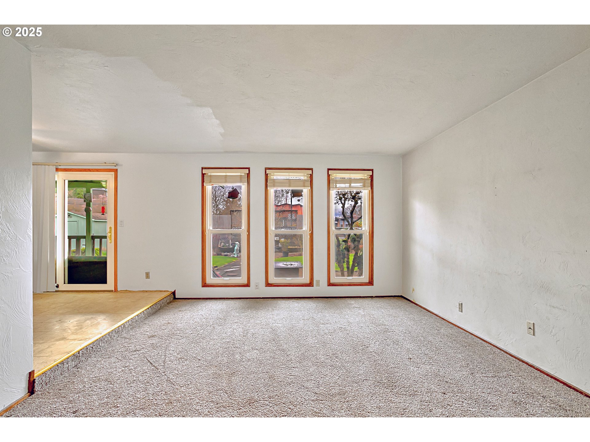 3095 Quiet Lane Eugene, OR 97404 - Photo 5 of 37