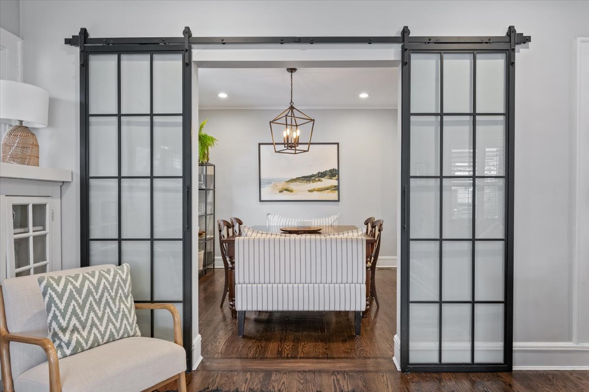 2215 Wesley Avenue Evanston, IL 60201 - Photo 14 of 52 a living room with furniture