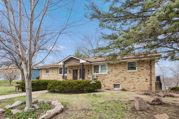 $600,000 | 200 Nolden Lane, Jordan, MN 55352
