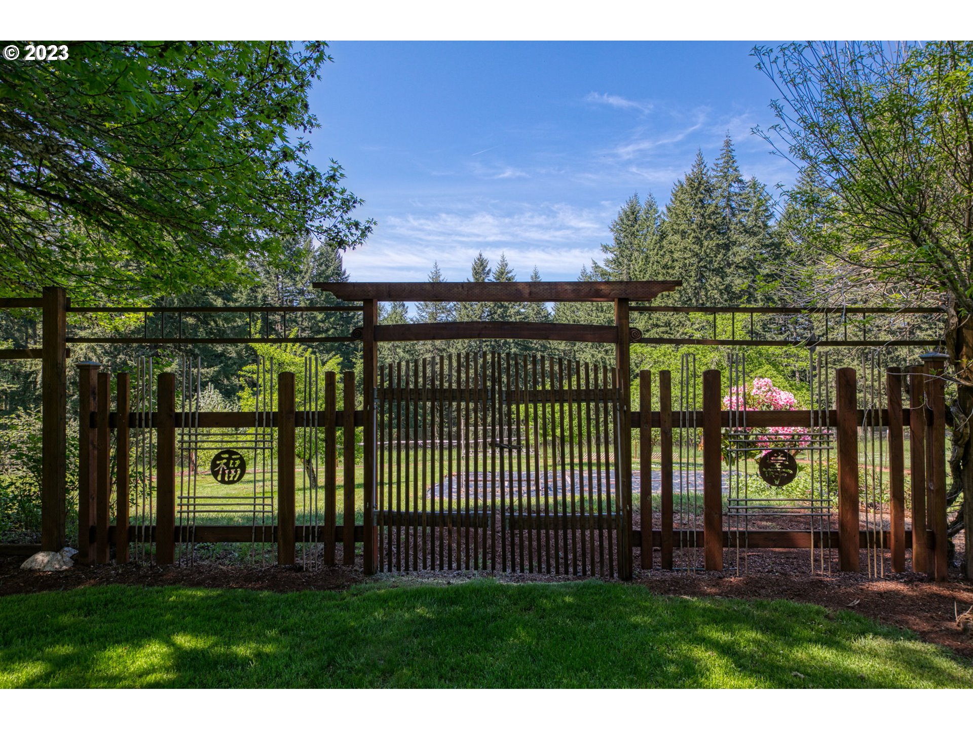 77914 Chisholm Trail Road Cottage Grove, OR 97424 - Photo 37 of 41 a view of a garden