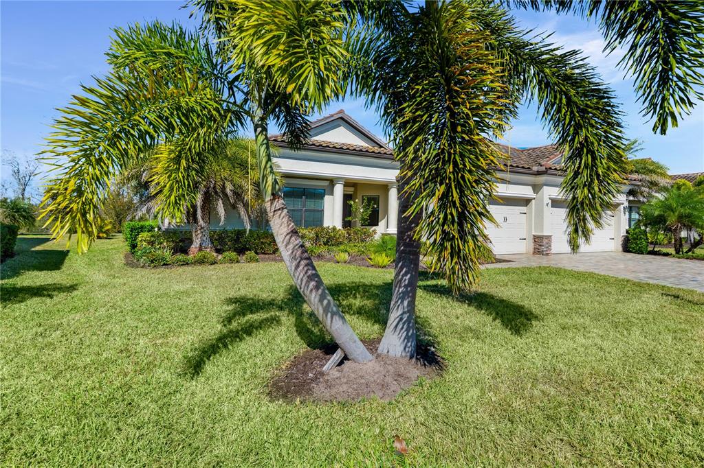 17045 Polo Trail Lakewood Ranch, FL 34211 - Photo 4 of 76