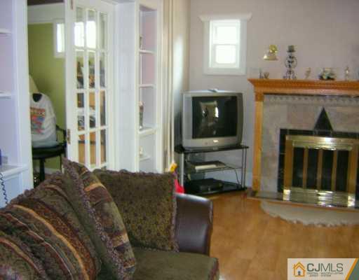 22 Reed Street Edison, NJ 08817 - Photo 2 of 6 Gallery Image 2