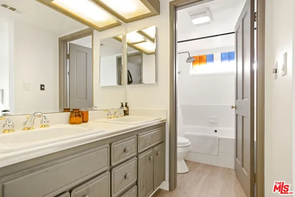 $899,000 | 2845 Harbor Boulevard, Oxnard, CA 93035