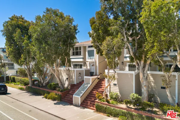 $899,000 | 2845 Harbor Boulevard, Oxnard, CA 93035