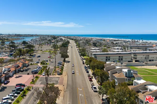 $899,000 | 2845 Harbor Boulevard, Oxnard, CA 93035