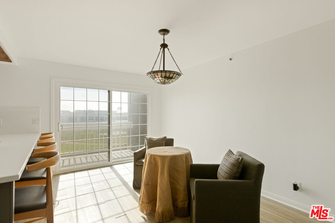 2845 Harbor Boulevard Oxnard, CA 93035 - Photo 9 of 47 a room with furniture and a window