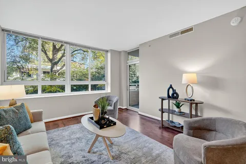 $418,000 | 355 I Street Southwest, Unit 121, Washington, DC 20024