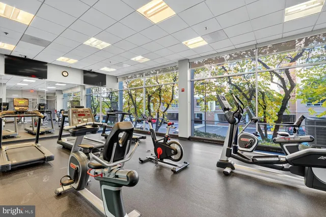 $418,000 | 355 I Street Southwest, Unit 121, Washington, DC 20024