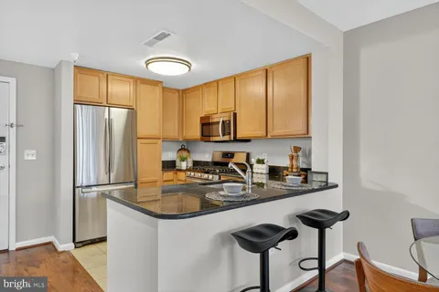 $418,000 | 355 I Street Southwest, Unit 121, Washington, DC 20024