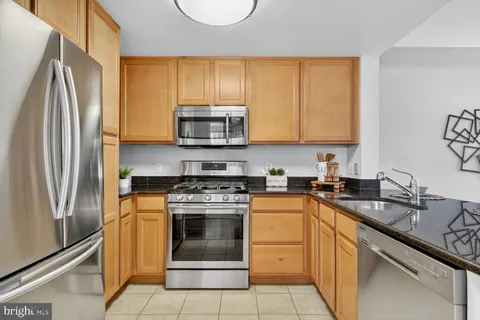 $418,000 | 355 I Street Southwest, Unit 121, Washington, DC 20024