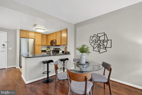 $418,000 | 355 I Street Southwest, Unit 121, Washington, DC 20024
