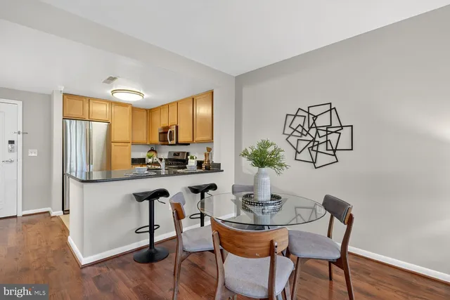 $418,000 | 355 I Street Southwest, Unit 121, Washington, DC 20024
