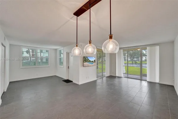 $264,900 | 9330 Lagoon Place, Unit 109, Davie, FL 33324