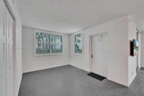 $264,900 | 9330 Lagoon Place, Unit 109, Davie, FL 33324