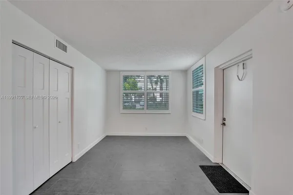 $264,900 | 9330 Lagoon Place, Unit 109, Davie, FL 33324