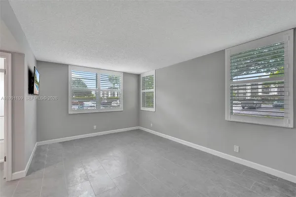 $264,900 | 9330 Lagoon Place, Unit 109, Davie, FL 33324