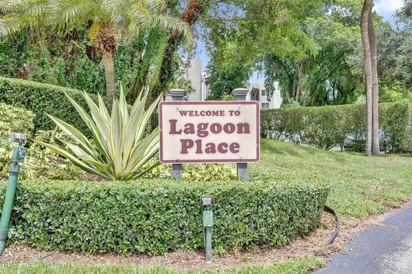 $264,900 | 9330 Lagoon Place, Unit 109, Davie, FL 33324