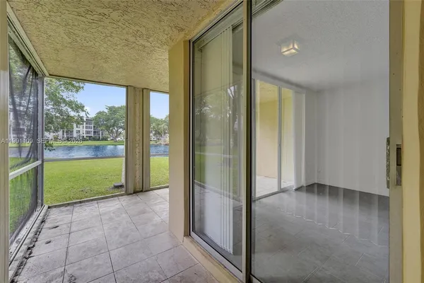 $264,900 | 9330 Lagoon Place, Unit 109, Davie, FL 33324