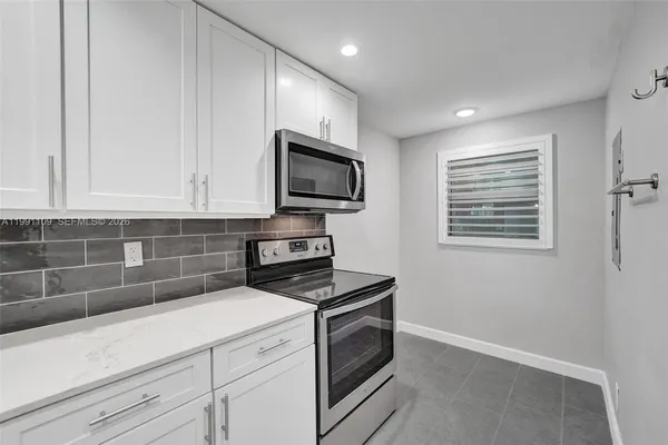 $264,900 | 9330 Lagoon Place, Unit 109, Davie, FL 33324