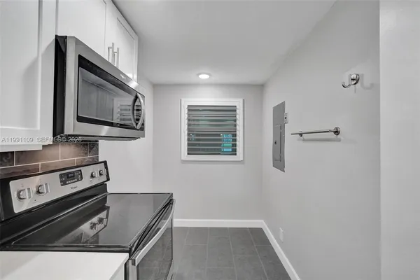 $264,900 | 9330 Lagoon Place, Unit 109, Davie, FL 33324