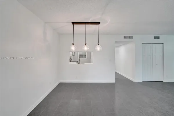 $264,900 | 9330 Lagoon Place, Unit 109, Davie, FL 33324