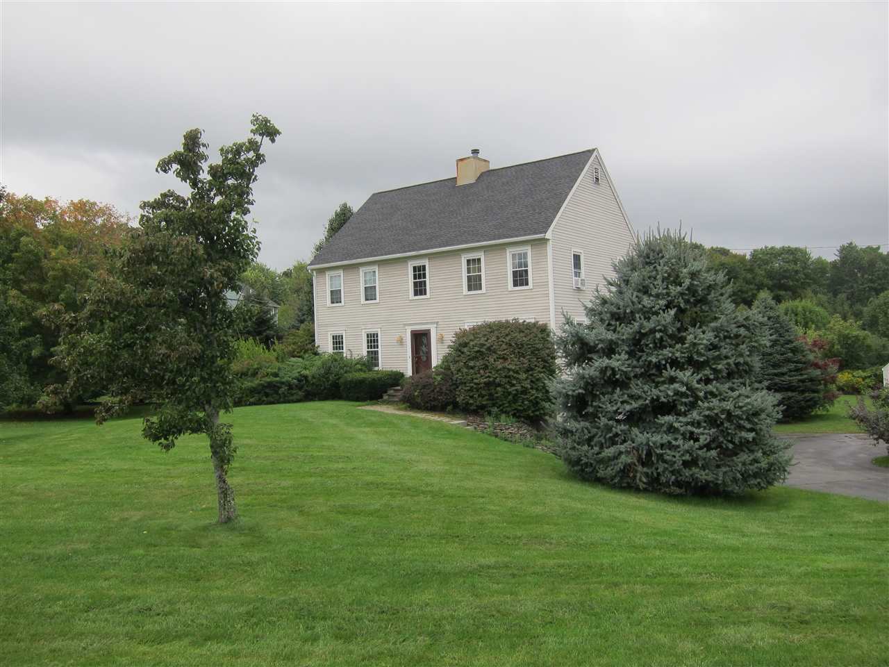 3 Union Road Stratham, NH 03885 - Photo 2 of 12