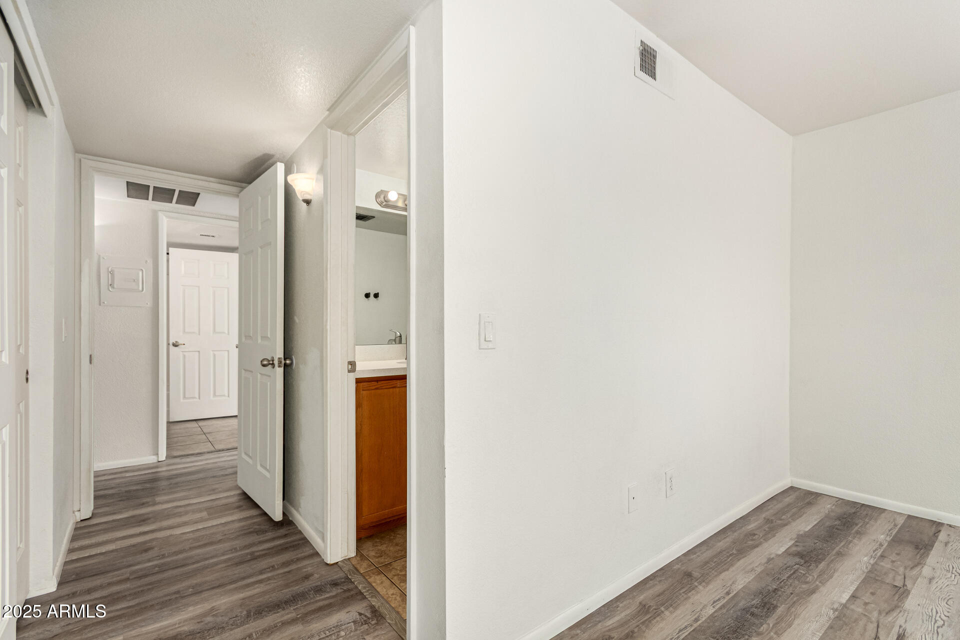 1720 East Thunderbird Road, Unit 1094 Phoenix, AZ 85022 - Photo 22 of 44 master bedroom