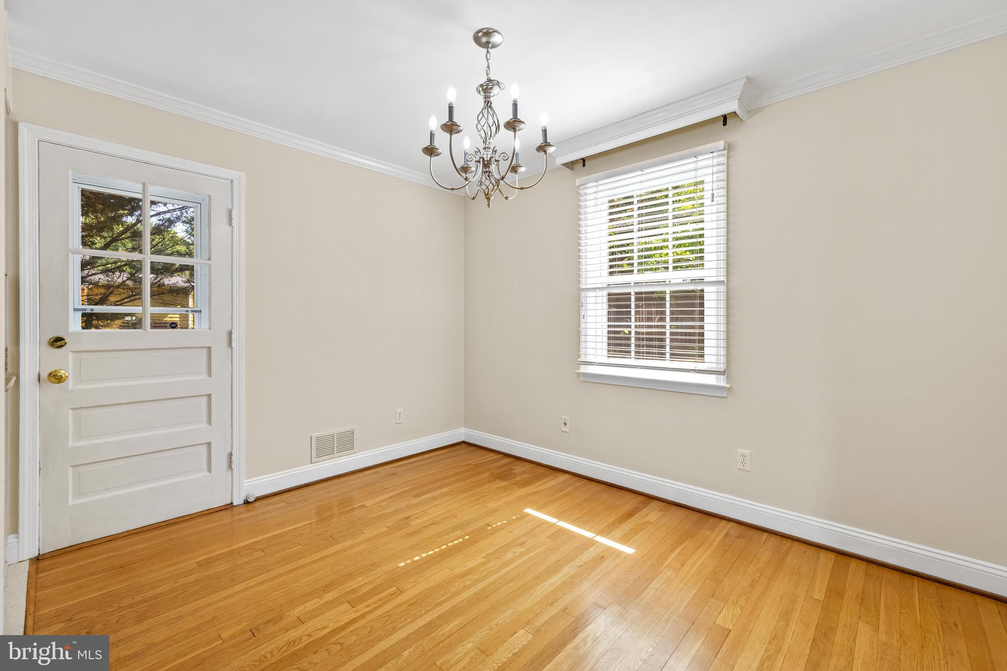 1516 Berwick Road Baltimore, MD 21204 - Photo 10 of 45 Gallery Image 10