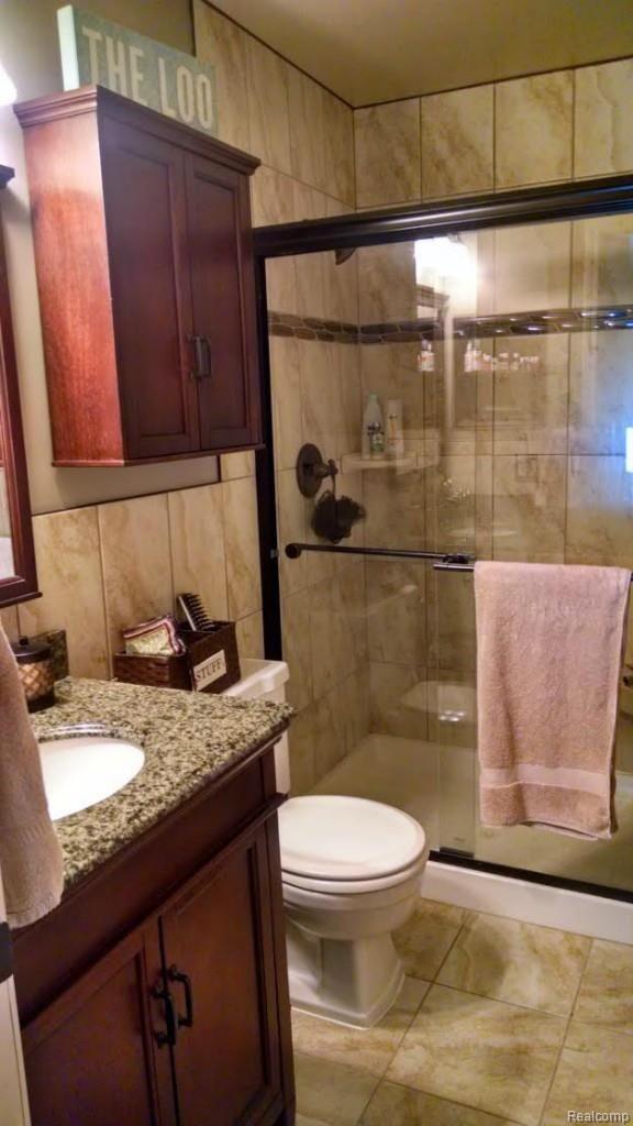 1213 Candlestick Lane, Unit 118 Rochester, MI 48306 - Photo 16 of 16 Master Bath.jpg