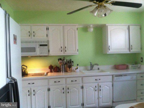 7507 Garrison Road Hyattsville, MD 20784 - Photo 4 of 11 Kitchen
