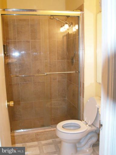 7507 Garrison Road Hyattsville, MD 20784 - Photo 8 of 11 Bath (Master)