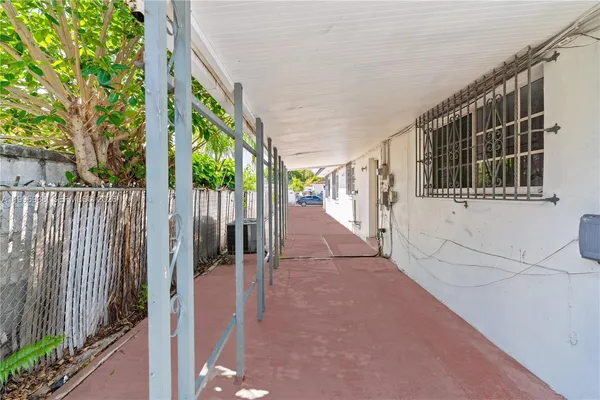 $4,000 | 361 East 39th Street, Unit 1, Hialeah, FL 33013