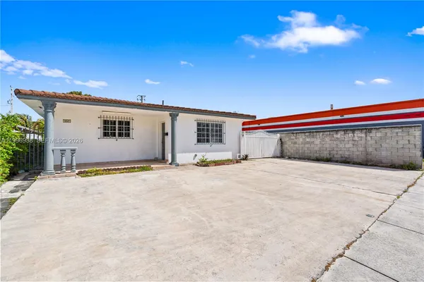 $4,000 | 361 East 39th Street, Unit 1, Hialeah, FL 33013