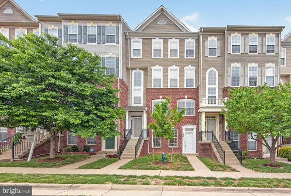 $3,300 | 15825 John Diskin Circle, Woodbridge, VA 22191