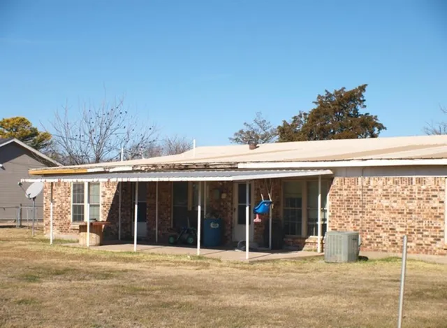 $189,900 | 511 California Street, Clyde, TX 79510