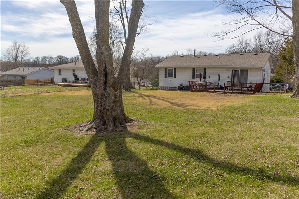 107 Collette Street Excelsior Springs, MO 64024 - Photo 19 of 26